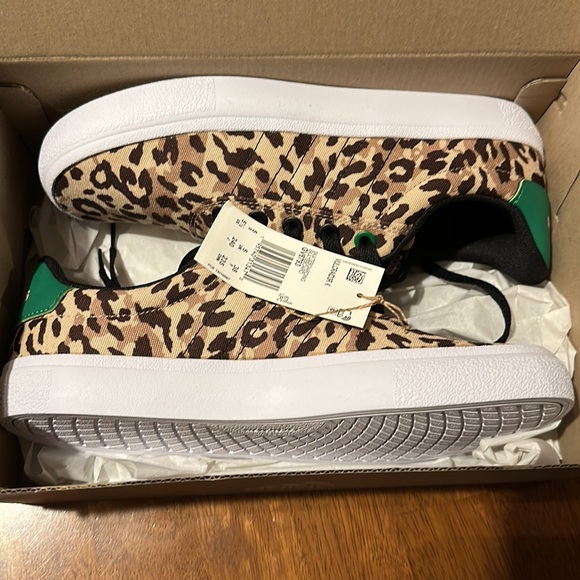 🐆💚Adidas💚🐆Kids, VULC RAID3R SHOES, size 5.5 kids - Picture 14 of 14